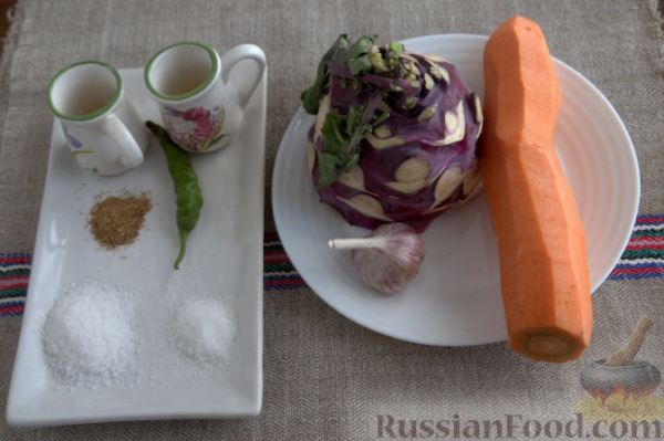 Салат с кольраби и морковью (по-корейски)