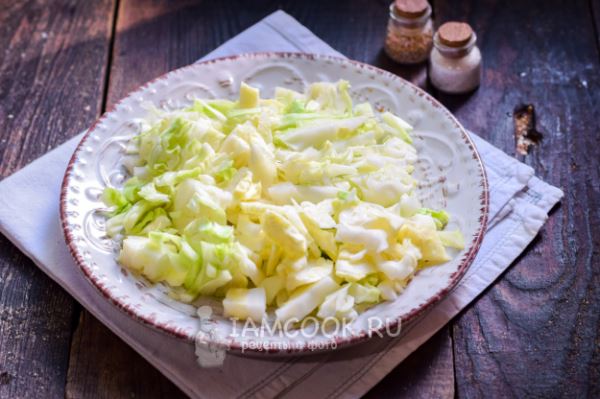 Салат с фасолью и капустой на зиму